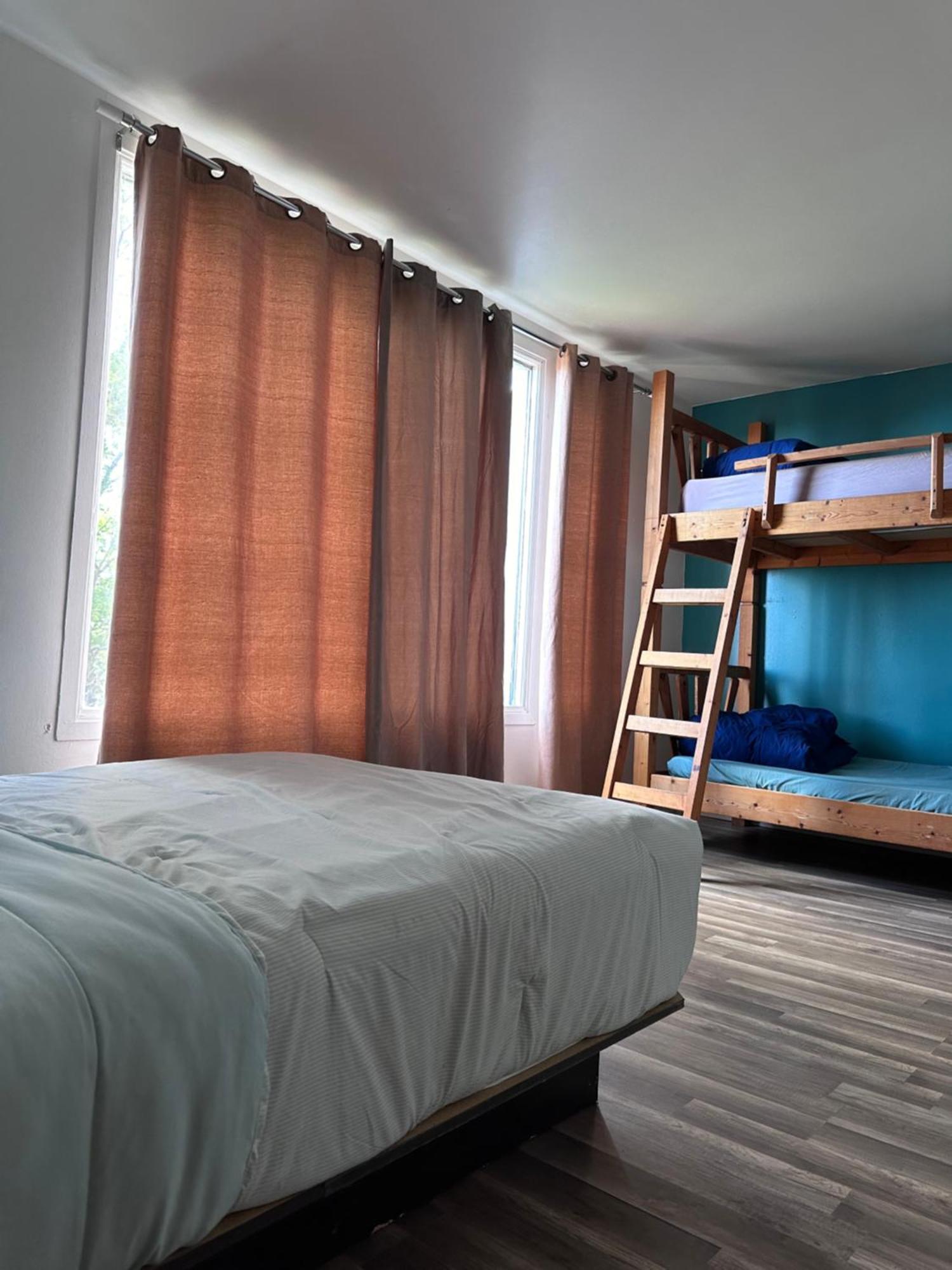 Le Carabobo Auberge Forillon Gaspé Kültér fotó